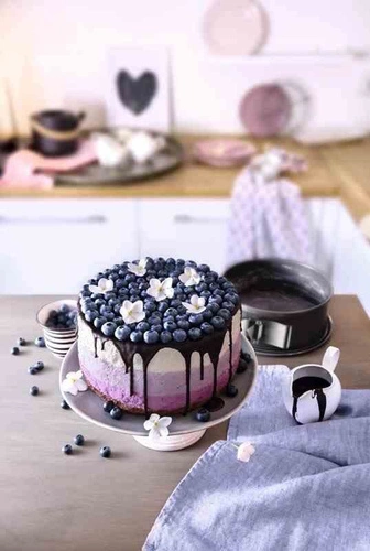 Tortownica 24 cm KAISER stalowa rozpinana do ciasta z wyjmowanym dnem czarna