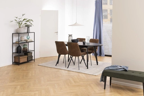 Krzesło tapicerowane Waylor brązowe do jadalni nowoczesne Actona pikowane czarne nogi