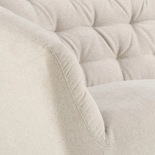 Sofa dwuosobowa Ria beżowa pikowana do salonu skandynawska na drewnianych nogach Actona