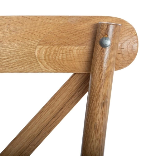 Krzesło drewniane Isak Atmosphera do jadalni rustykalne z rattanowym siedziskiem sztaplowane