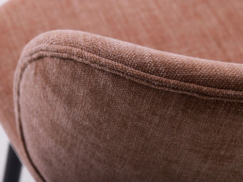 Krzesło tapicerowane Naws różowe do jadalni i salonu nowoczesne na czarnych nogach