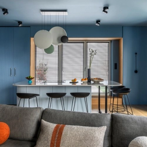 Hoker Molly czarny nowoczesny z oparciem do kuchni i wyspy 66 cm Intesi