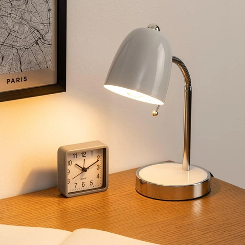 Lampka nocna do sypialni Izan biała 35,5 cm nowoczesna metalowa Atmosphera na biurko