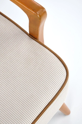 Fotel wypoczynkowy Grejs beżowy skandynawski do salonu z tkaniny na drewnianych nogach