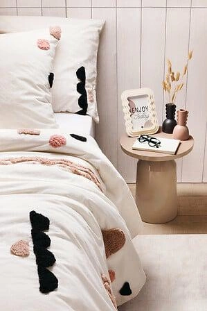 Stolik kawowy Sita okrągły beżowy metalowy nowoczesny 38 cm do salonu Atmosphera