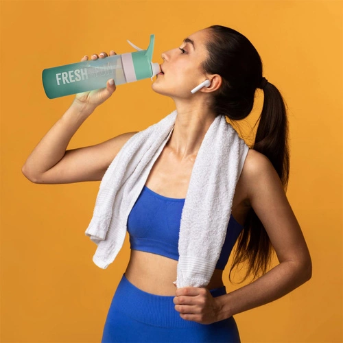 Bidon na wodę Intesi Fresh&Fun zielony nowoczesny polipropylenowy do pracy i na trening