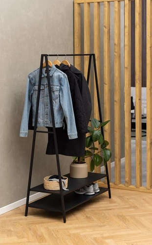 Nowoczesny wieszak stojący na ubrania i buty Selje czarny do przedpokoju Actona