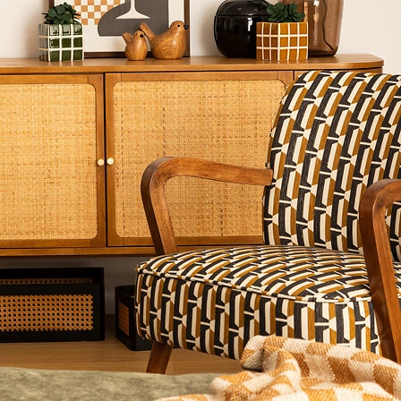 Fotel wypoczynkowy Chiara brązowy tapicerowany do salonu retro z podłokietnikami Atmosphera