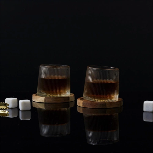 Zestaw 2 szklanek do whisky Intesi z podkładkami z drewna akacjowego 7,3 cm