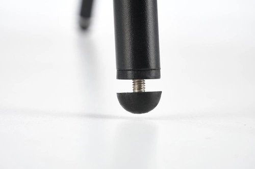 Krzesło tapicerowane Salome kremowe do jadalni nowoczesne skandynawskie z czarnymi nogami Intesi