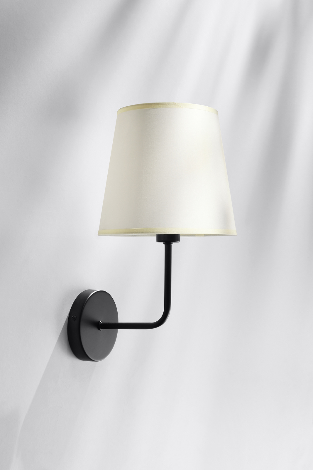 Kinkiet Pasteri lampa czarny matowy 1x40W E14 abażur beżowy