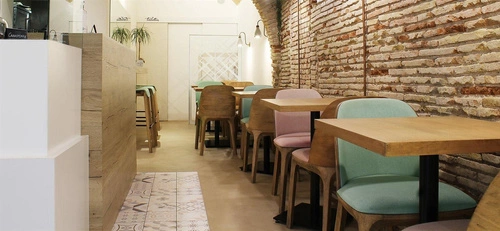 Krzesło tapicerowane Fameg Arch personalizowane buk premium do jadalni i salonu nowoczesne