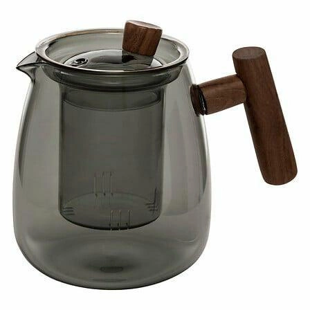 Imbryk Twisted Lime 800 ml marki 5five simply smart to eleganckie i praktyczne naczynie do parzenia herbaty i ziół, wykonane z trwałego szkła borokrzemowego w odcieniu szarego szkła. Połączenie klasycznego designu z nowoczesnym 