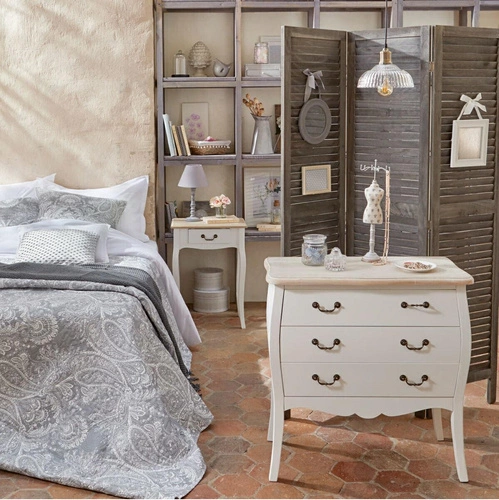 Lampka nocna do sypialni Leo Atmosphera biała klasyczna z abażurem i drewnianą podstawą 36 cm