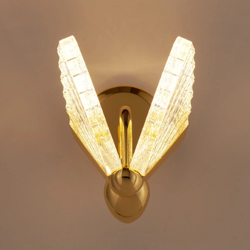 Nowoczesny kinkiet LED BEE Step into Design złoty 18 cm do sypialni i salonu