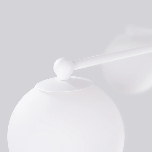 Żyrandol sufitowy ASTRAL 3 biała kula minimalistyczna do salonu i sypialni 62 cm