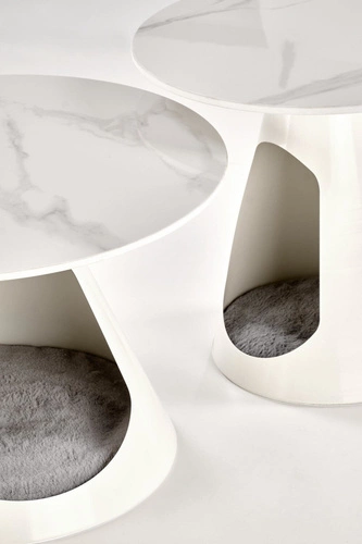 Zestaw 2 okrągłych stolików kawowych Mae biały marmur nowoczesny do salonu z legowiskiem