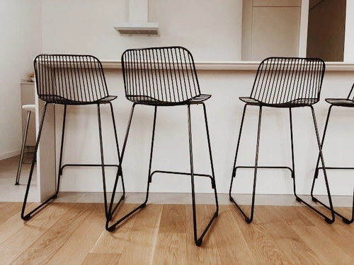 Hoker Dill High czarny z oparciem, metalowy, tapicerowany, do kuchni i wyspy, 75 cm Intesi