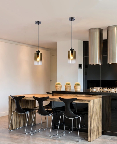 Lampa wisząca Aspra nowoczesna szklana czarna z bursztynowym kloszem do salonu