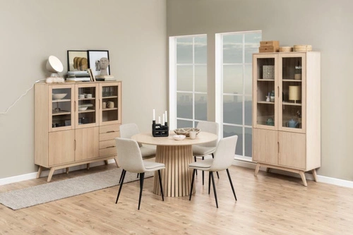 Krzesło tapicerowane Becca beżowe do jadalni i kuchni nowoczesne na czarnych metalowych nogach