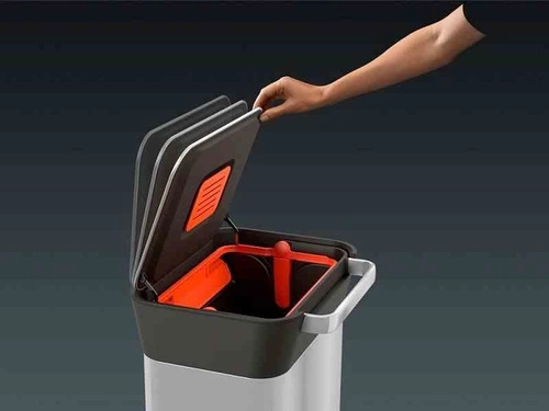 Kosz na śmieci do kuchni Joseph Joseph stalowy 30l z systemem zgniatania i filtrem