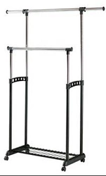 Wieszak stojący na ubrania Tezza czarny loftowy z regulacją szerokości i wysokości