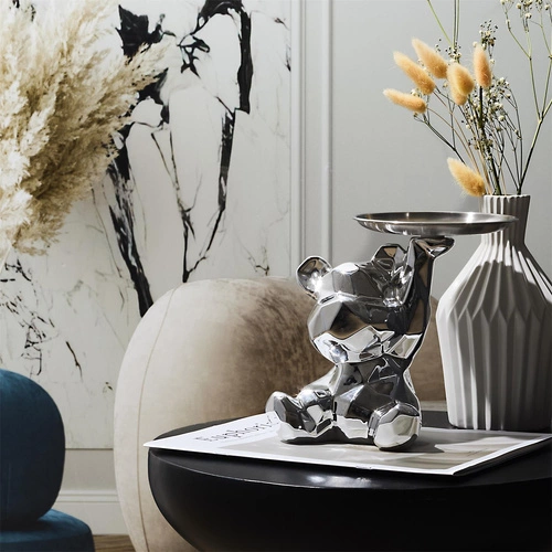 Figurka dekoracyjna Miś origami Intesi ceramiczna ze srebrną tacą do salonu i przedpokoju