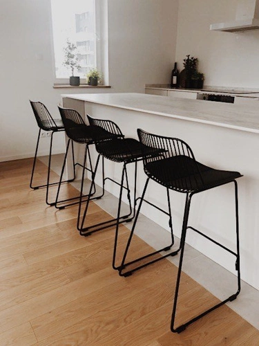 Hoker Dill High czarny z oparciem, metalowy, tapicerowany, do kuchni i wyspy, 75 cm Intesi