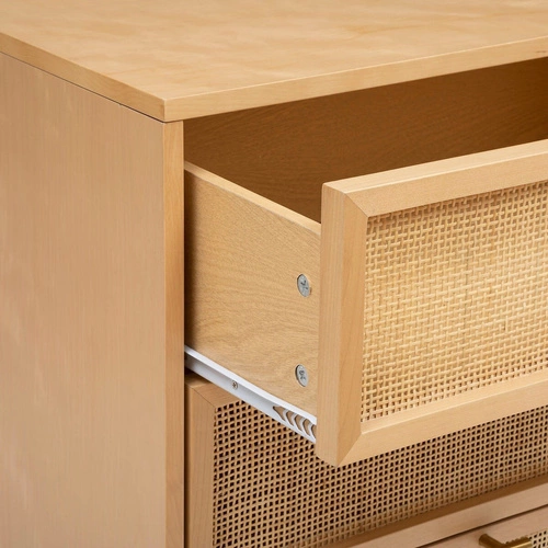 Komoda z szufladami Rayo 120 cm rattanowa nowoczesna na złotych nogach do salonu Atmosphera