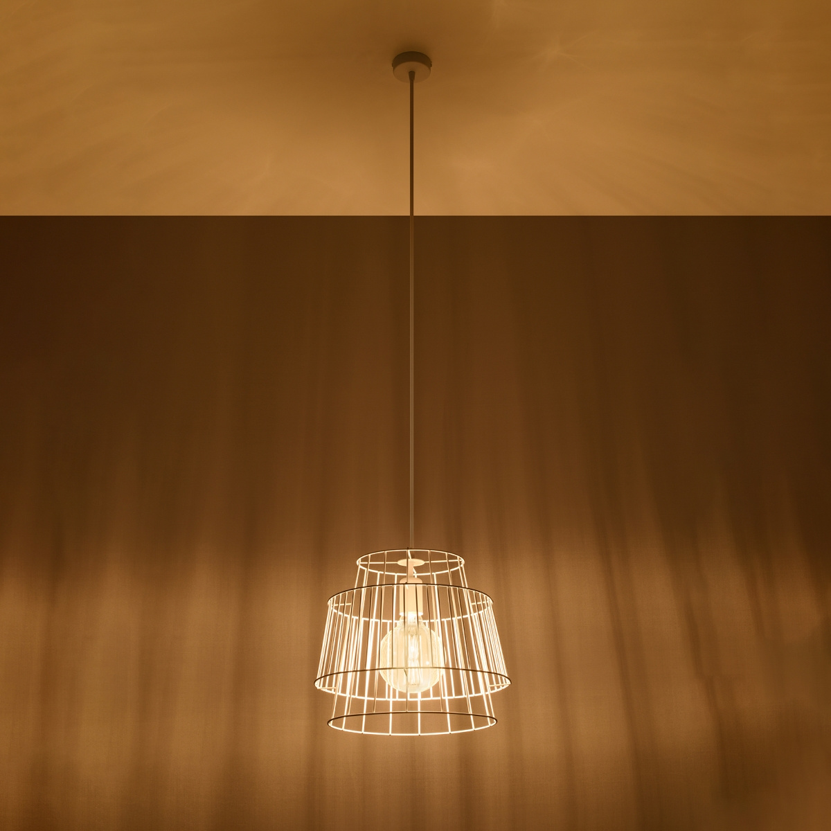 Lampa wisząca Gate biała nowoczesna metalowa do salonu kuchni i nad wyspę 35 cm