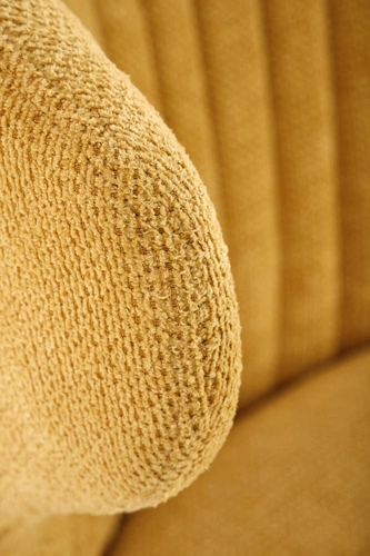 Krzesło tapicerowane Odile Intesi musztardowe do jadalni nowoczesne na czarnych nogach