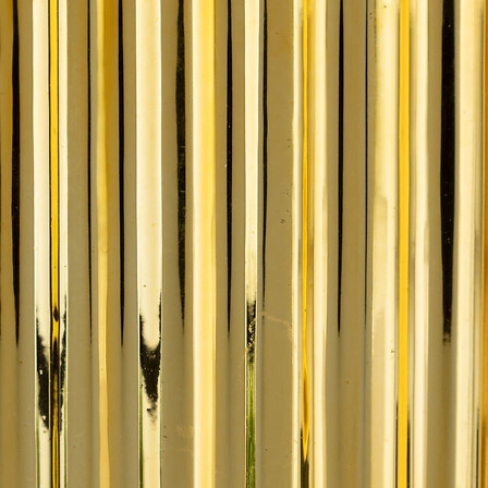 Atmosphera nowoczesna sztuczna paproć wisząca 82cm w złotej donicy do salonu