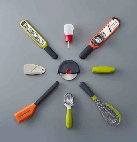 Joseph Joseph DISC nóż do pizzy z osłonką silikonową nowoczesny grafitowy