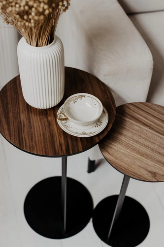 Stolik kawowy ODEN okrągły nowoczesny loftowy orzech amerykański 30 cm do salonu NORDIFRA