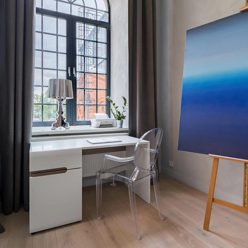 Krzesło transparentne Royal D2.DESIGN do jadalni i salonu ludwikowskie z podłokietnikami