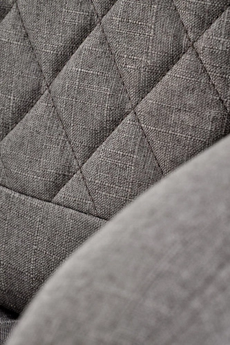 Fotel biurowy ergonomiczny Einar szary obrotowy z zagłówkiem i podłokietnikami do biura