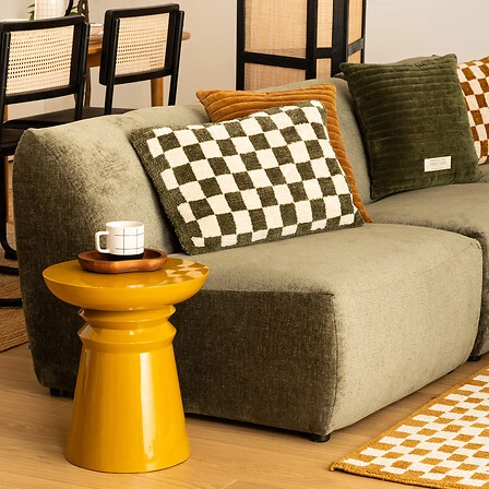 Okrągły stolik kawowy Jaya żółty metalowy nowoczesny do salonu Atmosphera 38 cm