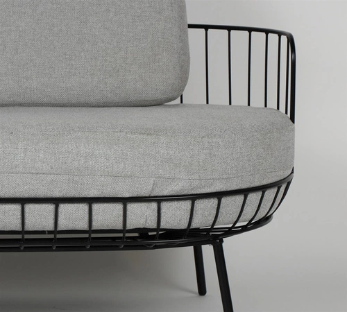 Sofa Trappola czarna szare poduszki Outl