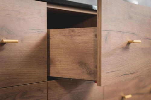 Komoda z szufladami MAUD czarna dąb craft tobacco nowoczesna do salonu i sypialni SKANDICA