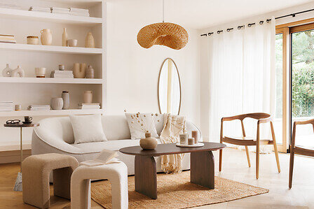 Krzesło drewniane Miyako Atmosphera do jadalni z podłokietnikami naturalne drewno tekowe