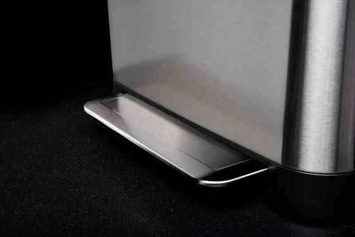 Kosz na śmieci do kuchni Joseph Joseph stalowy 30l z systemem zgniatania i filtrem