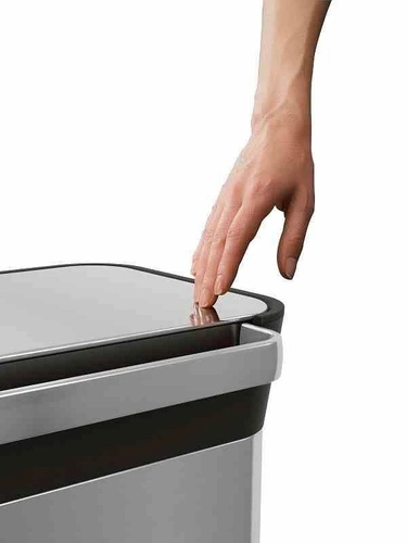 Kosz na śmieci do kuchni Joseph Joseph stalowy 30l z systemem zgniatania i filtrem