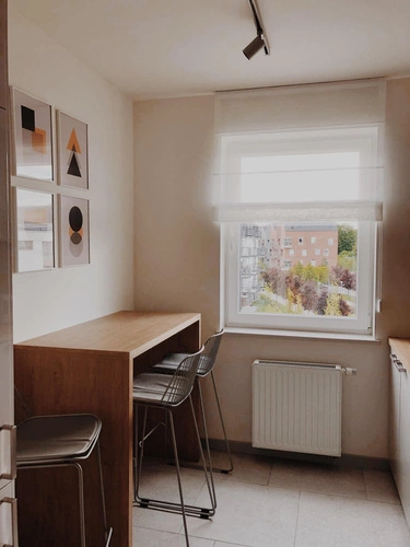 Hoker Dill High czarny z oparciem, metalowy, tapicerowany, do kuchni i wyspy, 75 cm Intesi