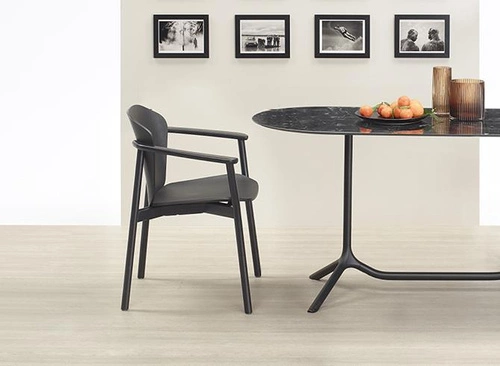 Krzesło drewniane do jadalni Finn SCAB Design z podłokietnikami, nowoczesne, sztaplowane