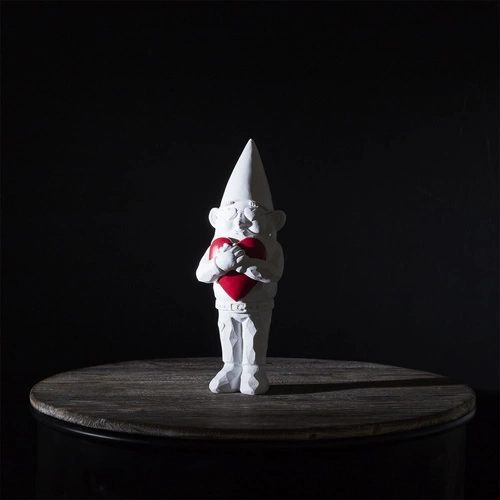 Figurka dekoracyjna Gnom Love Intesi nowoczesna do salonu i ogrodu na prezent 33 cm