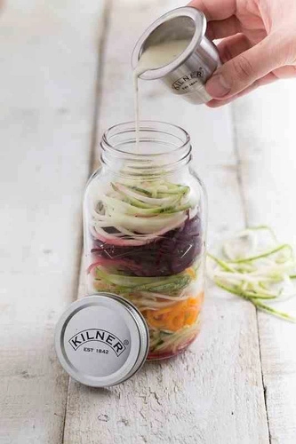 Słoik z tarką-spirala do warzyw KILNER