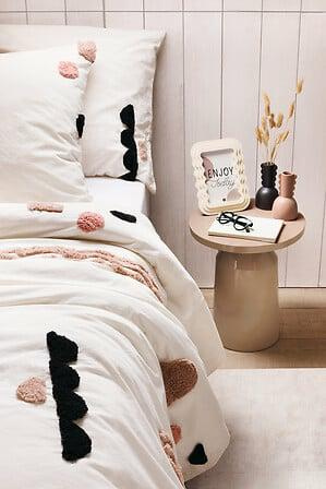 Stolik kawowy Sita okrągły beżowy metalowy nowoczesny 38 cm do salonu Atmosphera