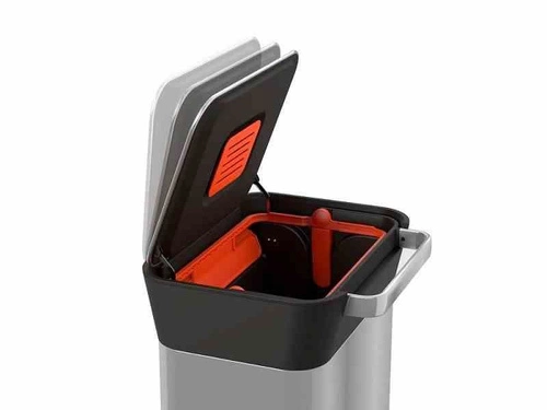 Kosz na śmieci do kuchni Joseph Joseph stalowy 30l z systemem zgniatania i filtrem