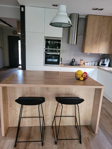 Hoker Molly czarny 75 cm nowoczesny z oparciem do kuchni i wyspy kuchennej Intesi