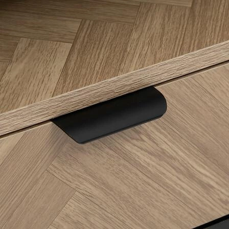 Szafka RTV Chevrons 120 cm czarna z efektem drewna nowoczesna stojąca do salonu Atmosphera